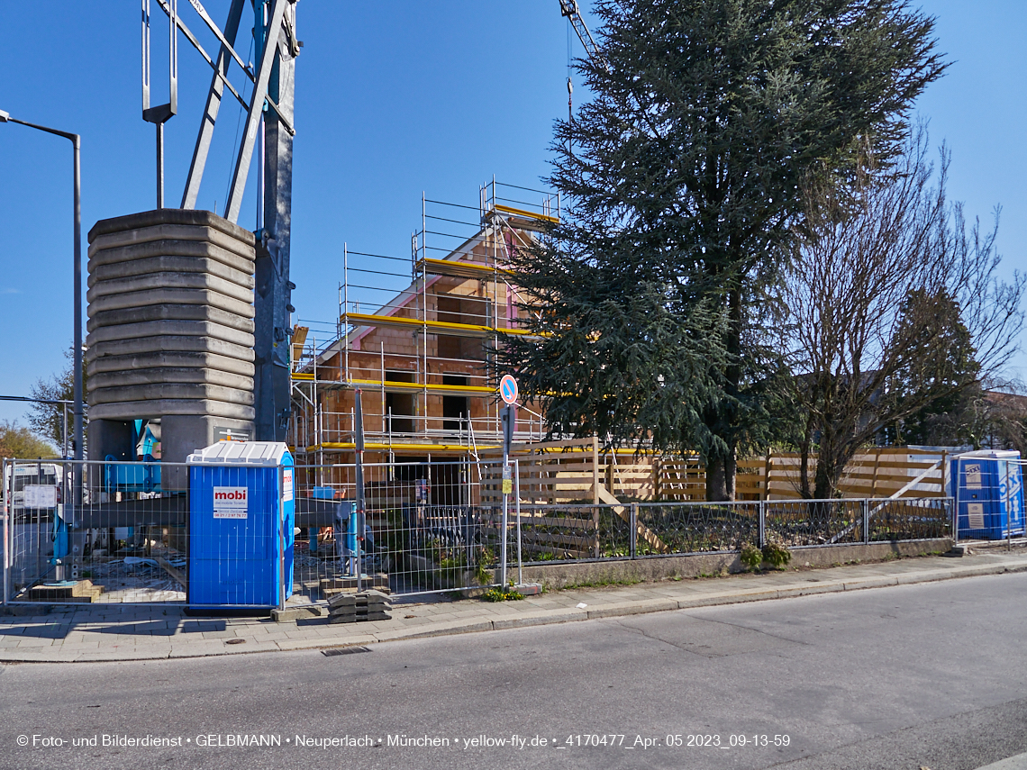 05.04.2023 - Baustelle eines Mehrfamilienhauses in der Niederalmstraße 16 in Neuperlach